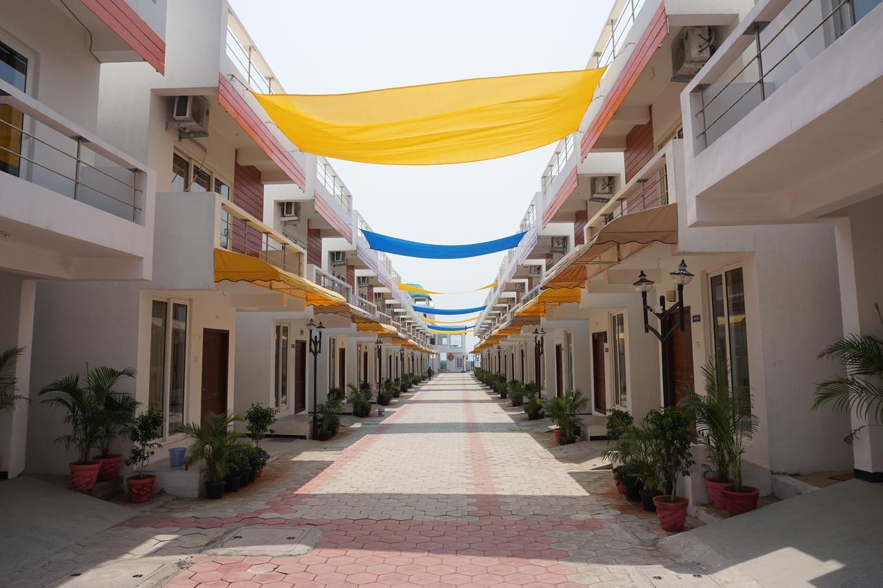 Sea La Vie Covelong Beach Resort Kelambakkam Екстер'єр фото